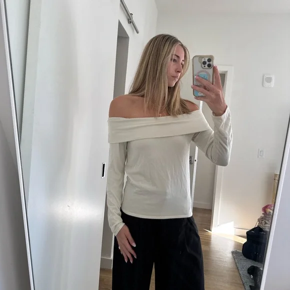 Off The Shoulder Top - Picture 3 of 4